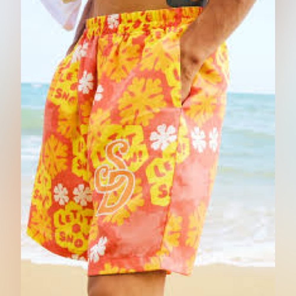 Snowday Men's Snowflake Tencel Shorts Red White Yellow Small